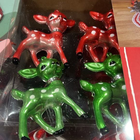 Martha Stewart 100 Piece Ornament Set Deer Birds Santa Lighted Star Tree Skirt - Picture 2 of 11